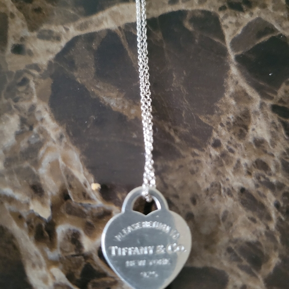 Authentic Return to Tiffany silver necklace with pendant 16 inches long - Picture 7 of 10